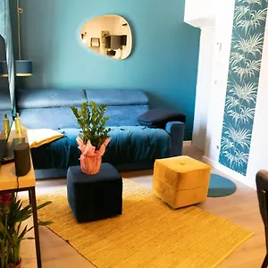 Coeur De T2, Terrasse, Clim Tt équipe, Parking , Sanary-sur-Mer France