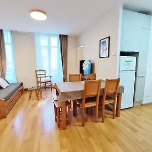 L'eterlou, T3, Centre Luchon, Wifi, Casier A Skis, Ascenseur, 6 Personnes , Bagnères-de-Luchon France